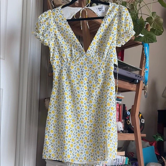 Princess Polly Yellow and White Lemon Dress - Picture 1 of 3